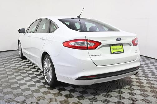 White Platinum Metallic Tri-Coat 2016 Ford Fusion SE