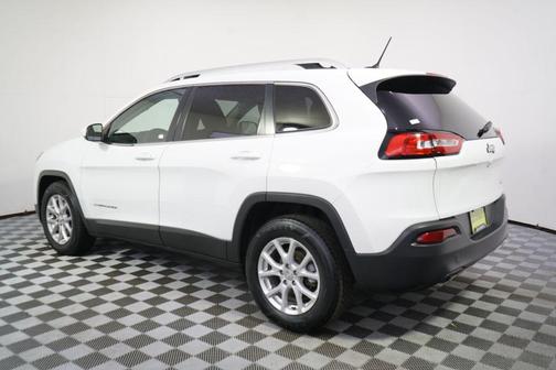 Bright White Clearcoat 2016 Jeep Cherokee Latitude