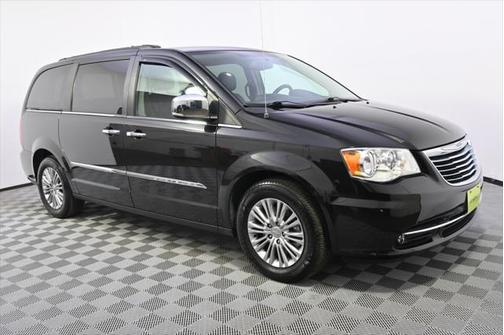 2015 Chrysler Town & Country Touring-L