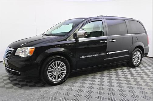 2015 Chrysler Town & Country Touring-L