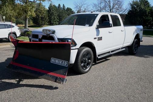 2017 RAM 2500 Laramie Crew Cab 4x4 8' Box