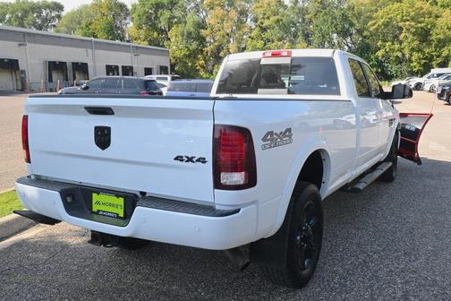 2017 RAM 2500 Laramie Crew Cab 4x4 8' Box