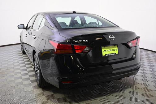 Super Black 2025 Nissan Altima 2.5 SV