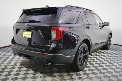 Agate Black Metallic 2023 Ford Explorer ST-Line