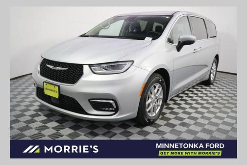Silver Mist Clearcoat 2023 Chrysler Pacifica Touring L