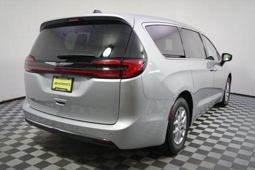 Silver Mist Clearcoat 2023 Chrysler Pacifica Touring L