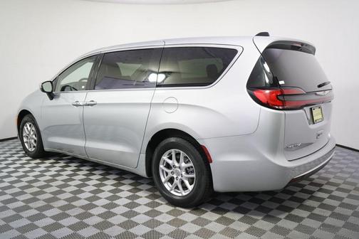 Silver Mist Clearcoat 2023 Chrysler Pacifica Touring L