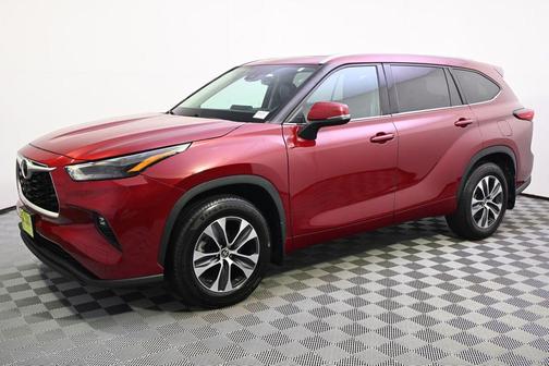 Ruby Flare Pearl 2022 Toyota Highlander XLE