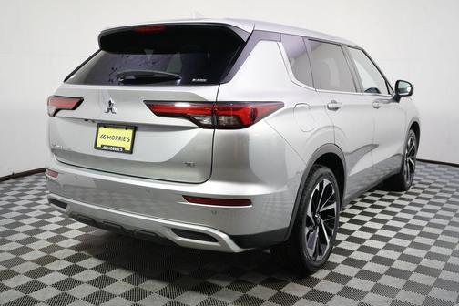 Alloy Silver Metallic/Black Roof 2024 Mitsubishi Outlander SE S-AWC