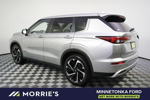 Alloy Silver Metallic/Black Roof 2024 Mitsubishi Outlander SE S-AWC