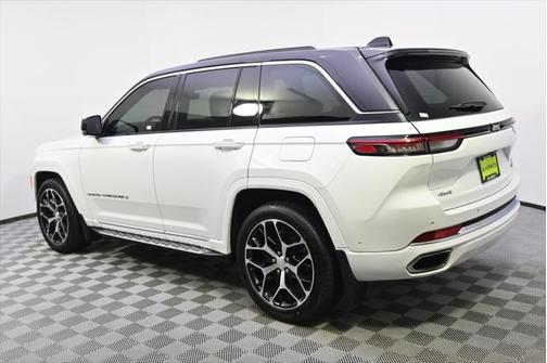 2022 Jeep Grand Cherokee Summit