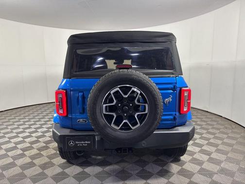 Velocity Blue Metallic 2021 Ford Bronco Outer Banks