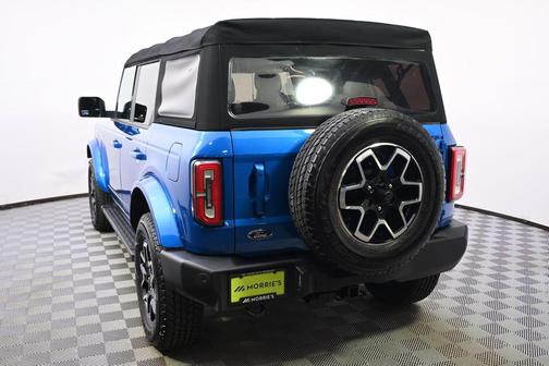 Velocity Blue Metallic 2021 Ford Bronco Outer Banks