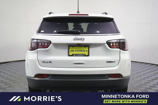 Bright White Clearcoat 2024 Jeep Compass Latitude