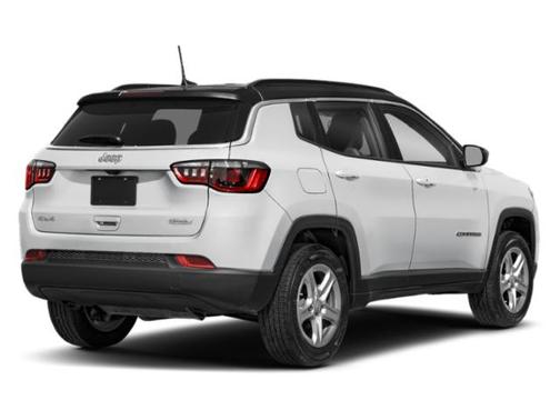 Bright White Clearcoat 2024 Jeep Compass Latitude