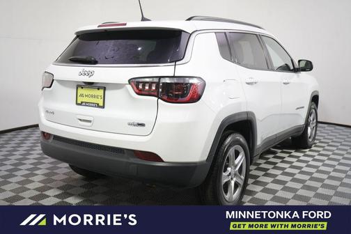 Bright White Clearcoat 2024 Jeep Compass Latitude