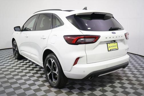 Star White Metallic Tri-Coat 2023 Ford Escape ST-Line Select