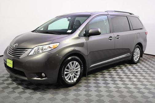 2017 Toyota Sienna XLE
