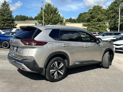 Champagne Silver Metallic 2023 Nissan Rogue Platinum