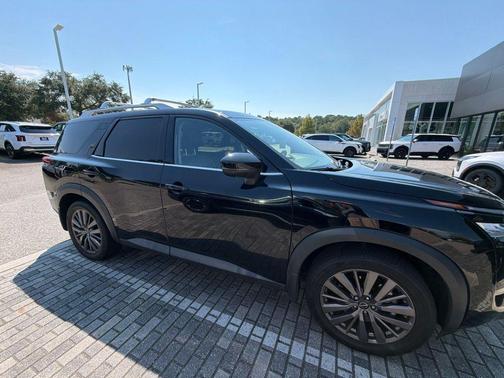 Super Black 2024 Nissan Pathfinder SL FWD