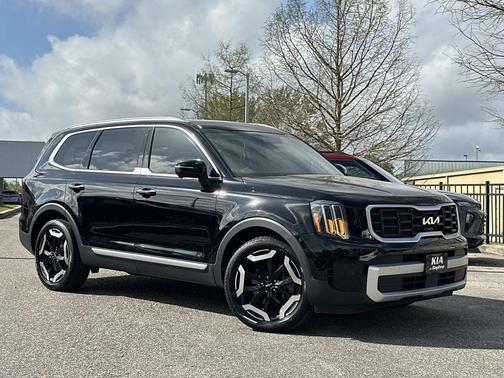 Ebony Black 2024 Kia Telluride S
