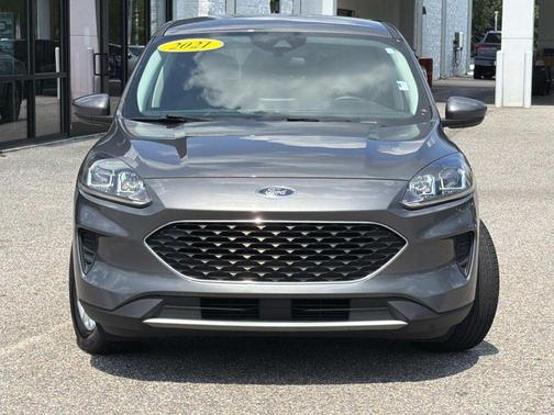 Carbonized Gray Metallic 2021 Ford Escape SE