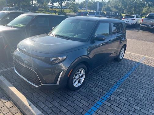 Gravity Gray 2025 Kia Soul LX