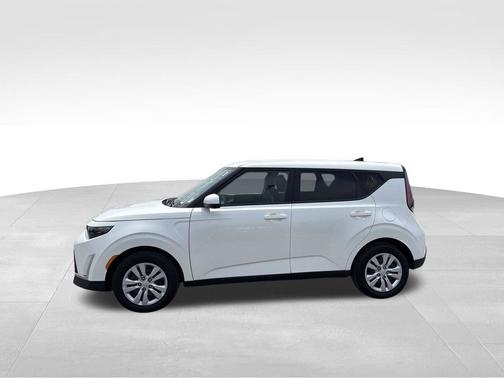 Snow White Pearl 2025 Kia Soul LX