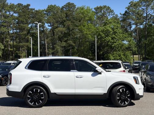 Glacial White Pearl 2023 Kia Telluride SX