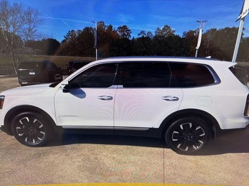Glacial White Pearl 2023 Kia Telluride SX