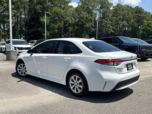 Super White 2021 Toyota Corolla LE