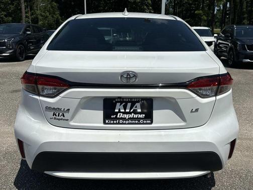 Super White 2021 Toyota Corolla LE