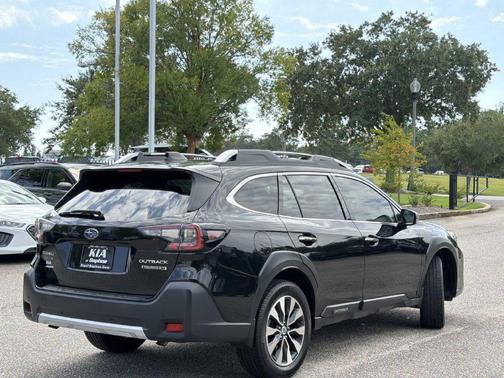 Crystal Black Silica 2023 Subaru Outback Touring XT