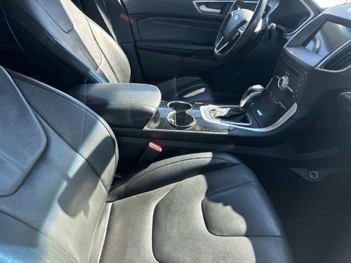 White Gold Metallic 2018 Ford Edge Titanium