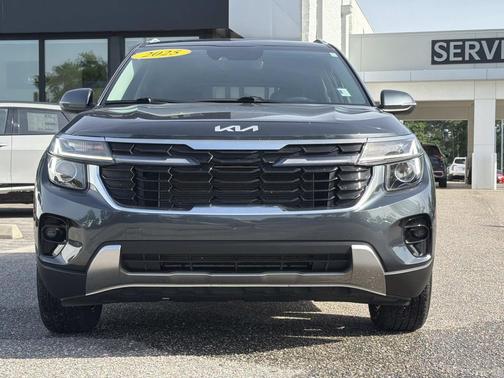Gray 2025 Kia Seltos EX