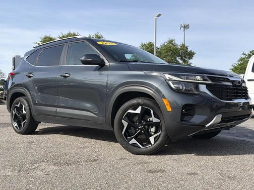Gray 2025 Kia Seltos EX