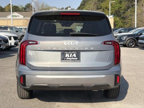 Everlasting Silver 2025 Kia Telluride LX