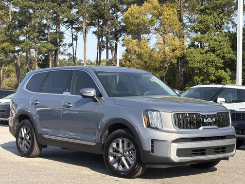 Everlasting Silver 2025 Kia Telluride LX