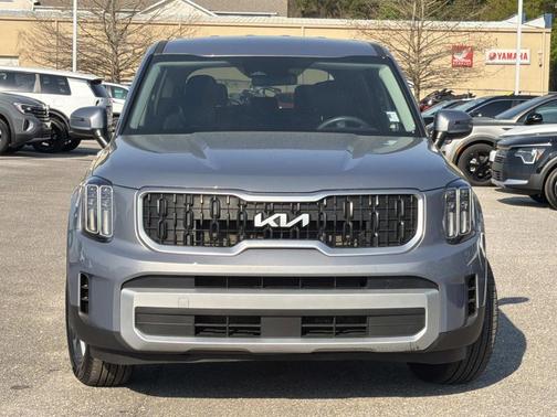 Everlasting Silver 2025 Kia Telluride LX