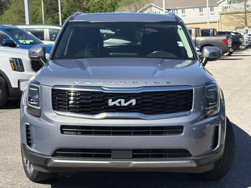 Everlasting Silver 2022 Kia Telluride S