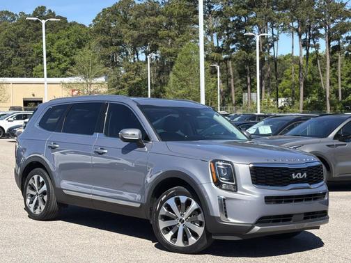 Everlasting Silver 2022 Kia Telluride S