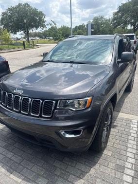Granite Crystal Metallic Clearcoat 2020 Jeep Grand Cherokee Laredo