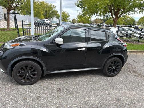 Super Black 2017 Nissan Juke SV