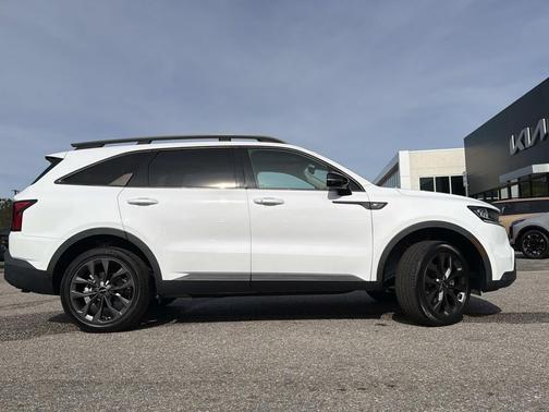 White Pearl 2023 Kia Sorento X-Line EX
