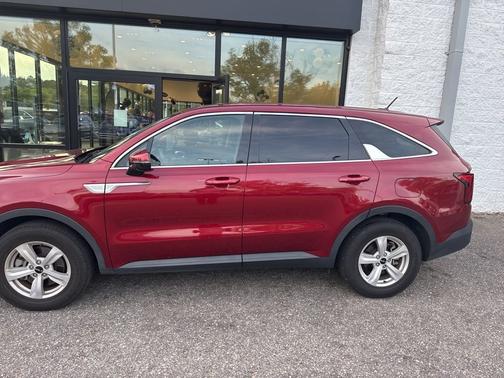 Passion Red Tintcoat 2023 Kia Sorento LX