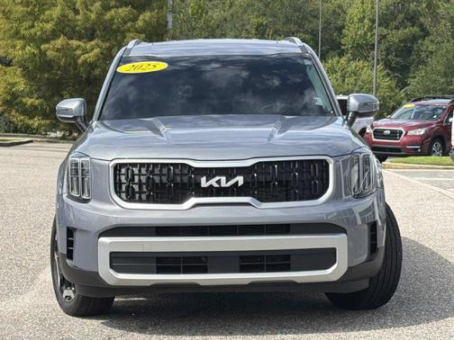 Everlasting Silver 2025 Kia Telluride EX