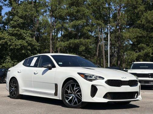 Snow White Pearl 2022 Kia Stinger GT-Line