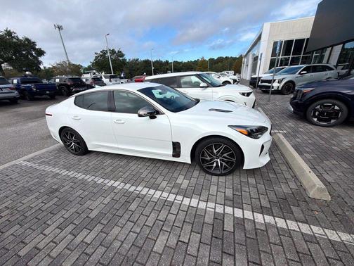 Snow White Pearl 2022 Kia Stinger GT-Line