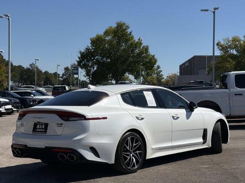 Snow White Pearl 2022 Kia Stinger GT-Line
