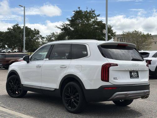 Glacial White Pearl 2022 Kia Telluride SX